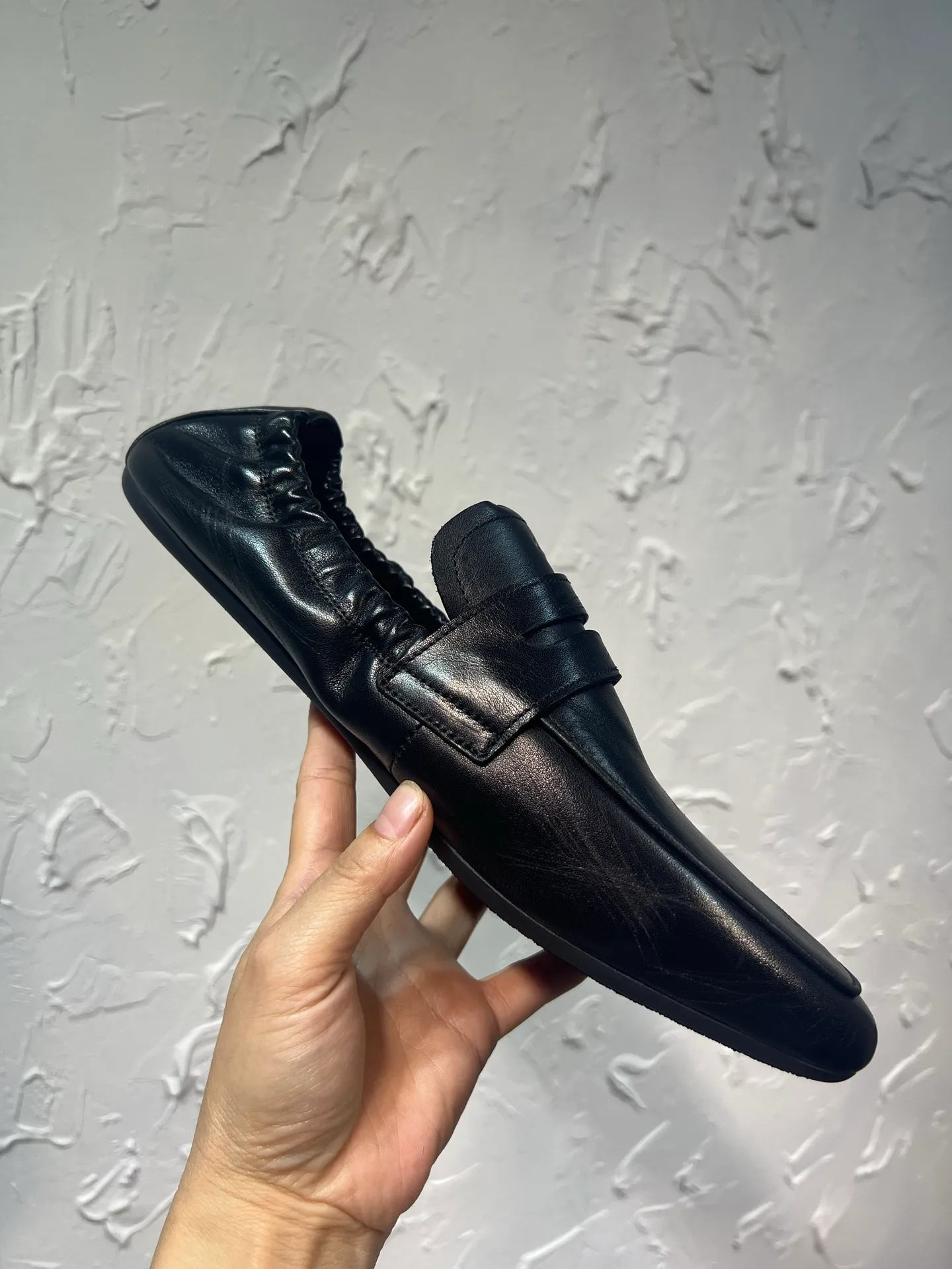 P780 prada derby2025 spring and autumn latest Prada one-legged retro men's loafers, Shuffle hollowed-out men's shoes, upper cowhide, lining and foot cowhide, rubber sole, black and brown 2-color original packaging Code number: 39-46